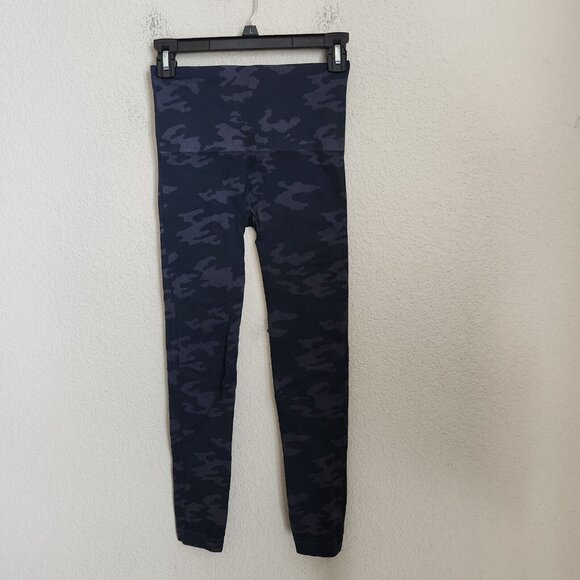 Spanx Seamless Leggings Camo Women Size M Look at Me Now Leggings - Picture 9 of 9